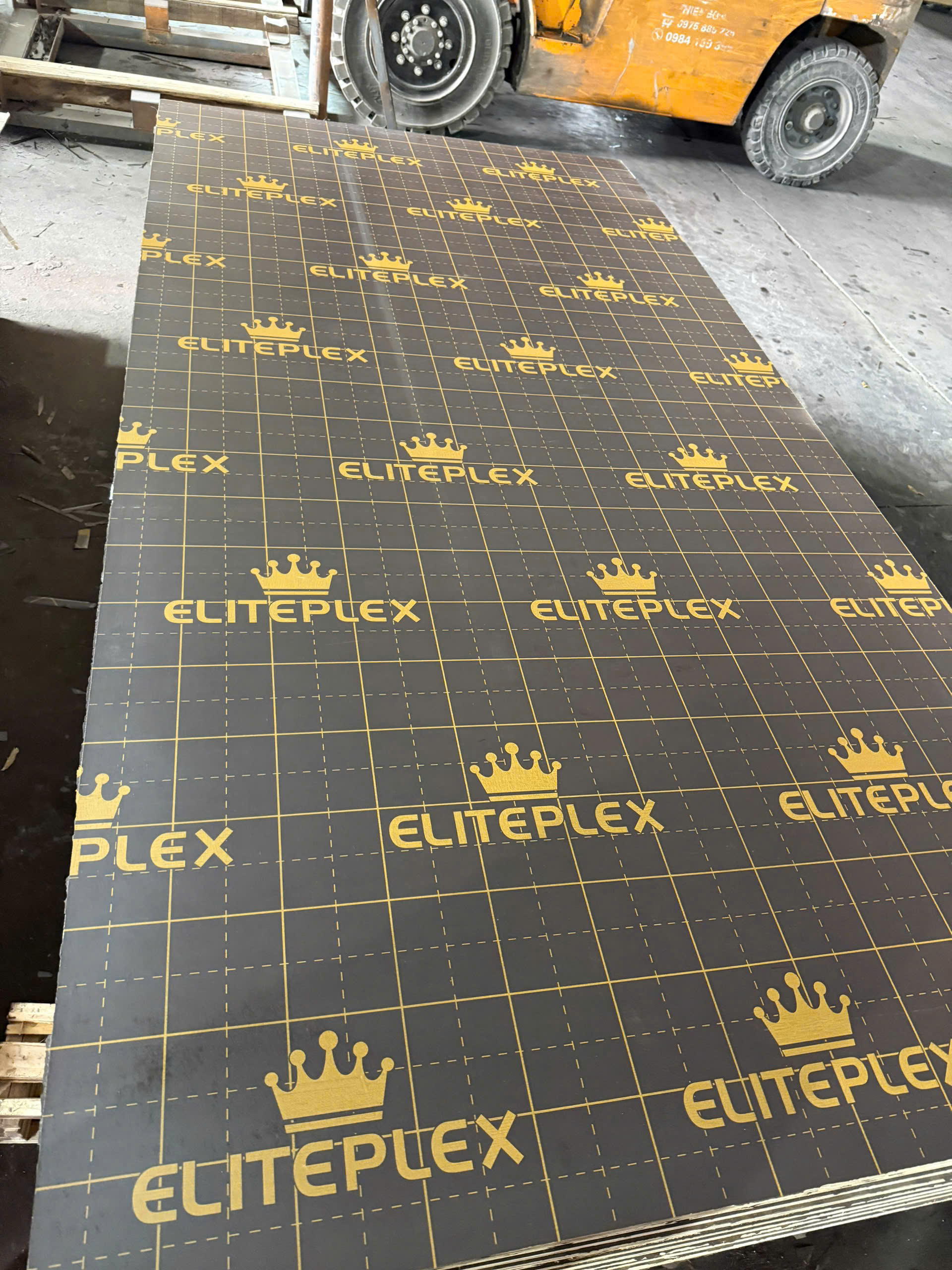 Ván ép phủ phim 15mm - Ảnh 3