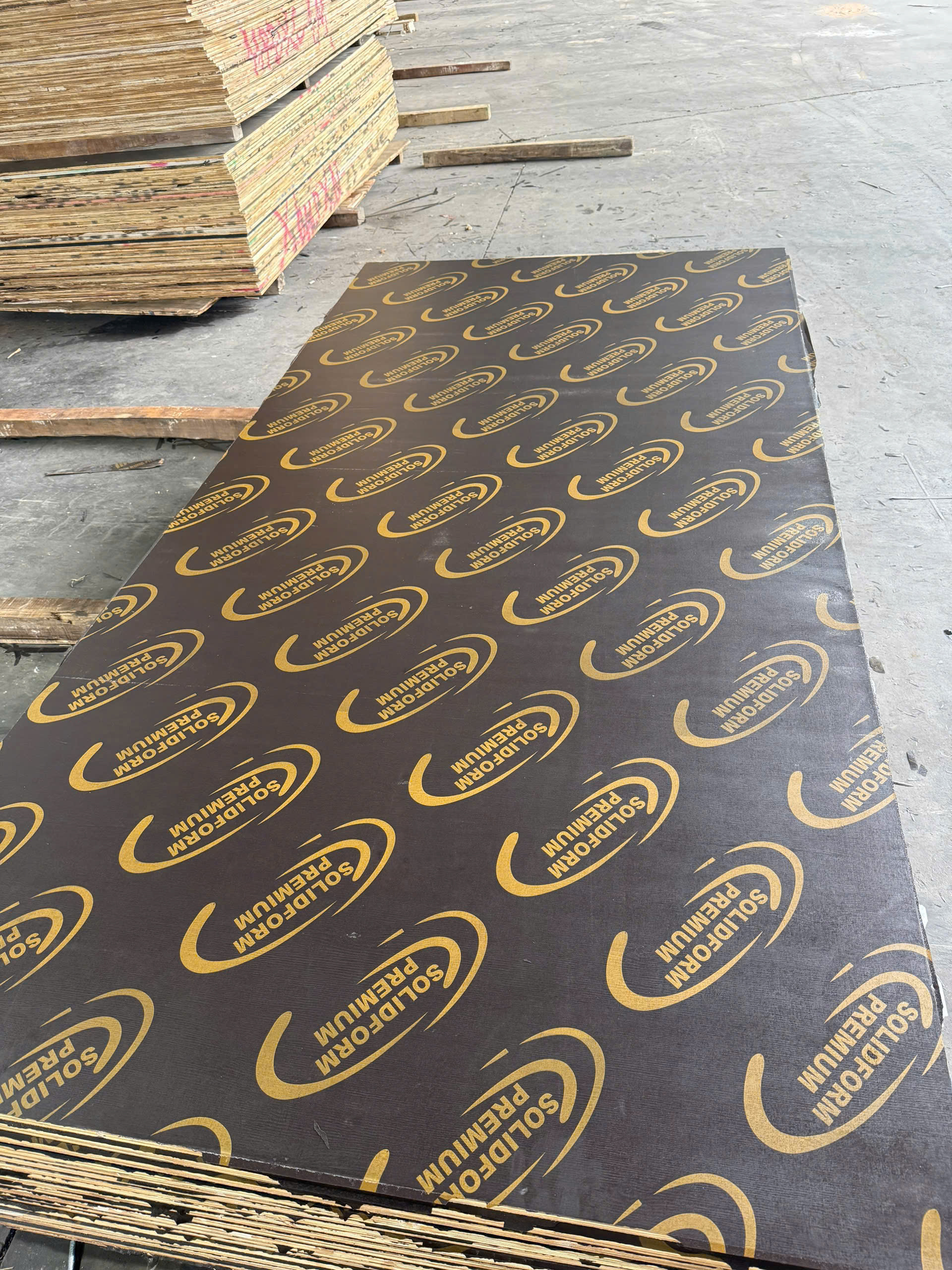 Ván ép phủ phim 15mm - Ảnh 2